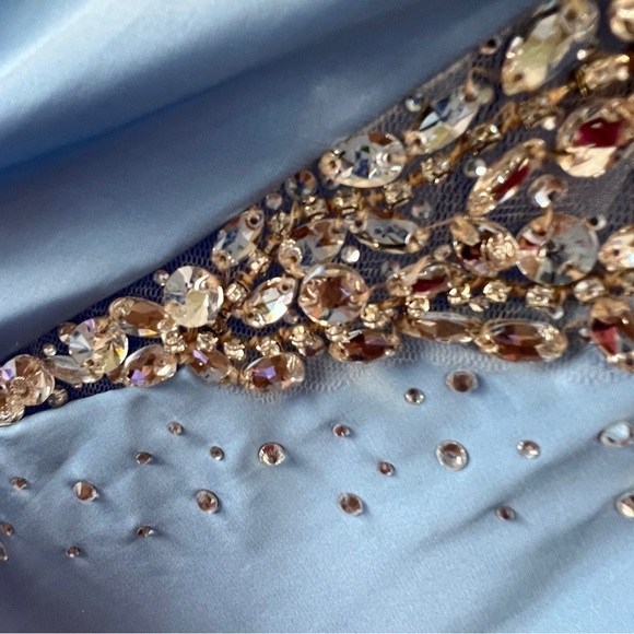 NEW MAC DUGGAL ONE SHOULDER EMBELLISHED SATIN GOWN IN POWDER BLUE  SIZE 4 - Picture 9 of 17